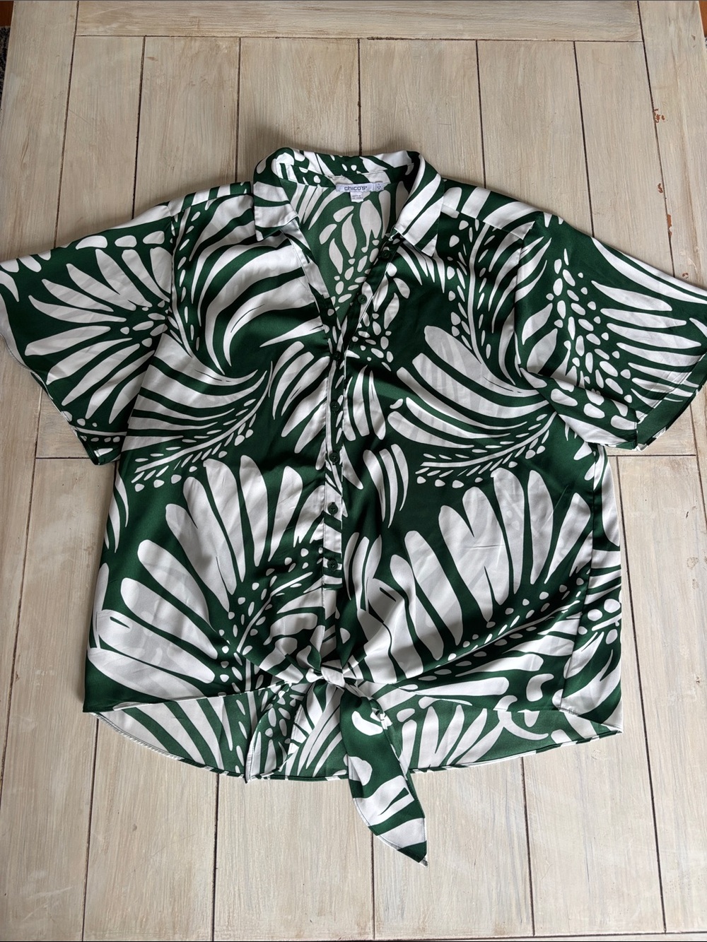 Chico’s Green White Leaf Print Satin Tie Front Blouse 1 Medium Size 8